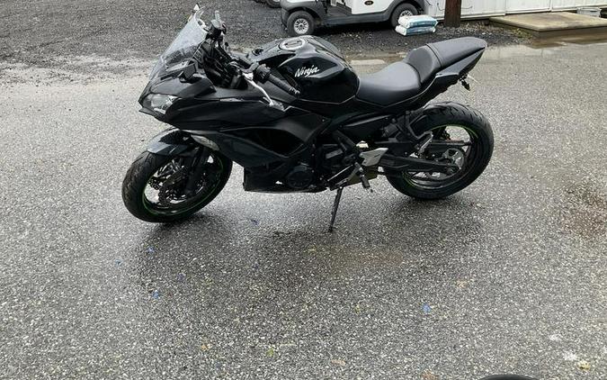2019 Kawasaki Ninja® 650 ABS Metallic Spark Black