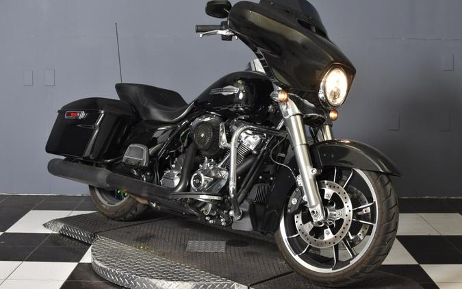 2022 Harley-Davidson Street Glide Vivid Black