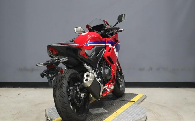 2025 Honda CBR500R Grand Prix Red