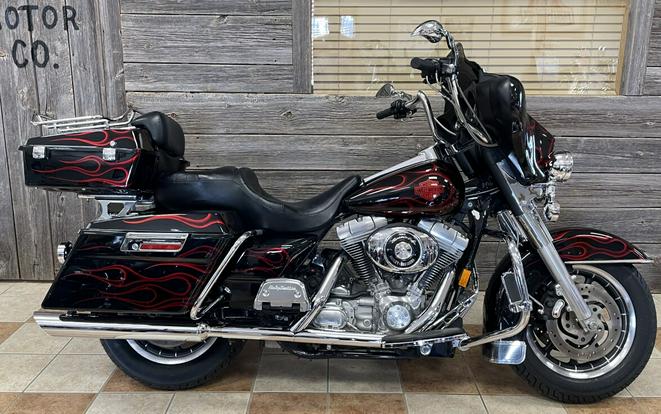 2004 Harley-Davidson Electra Glide® Standard Two-Tone Vivid Black with Flames