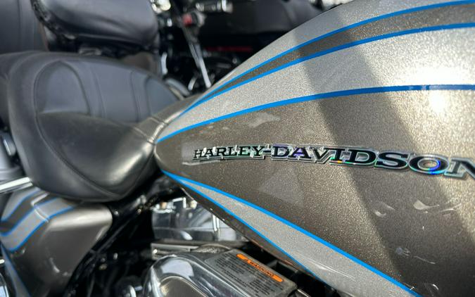 2016 Harley-Davidson CVO™ Road Glide™ Ultra