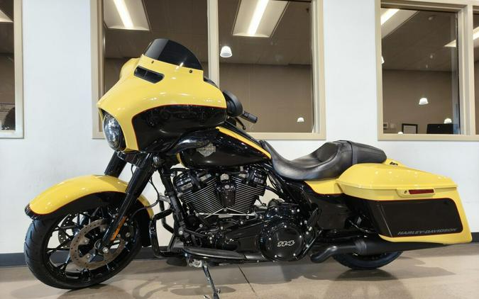 2023 Harley-Davidson® Street Glide® Special Industrial Yellow/Vivid Black - Black Finish
