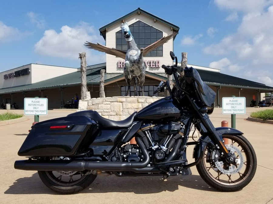 2022 Harley-Davidson® Street Glide® ST Vivid Black