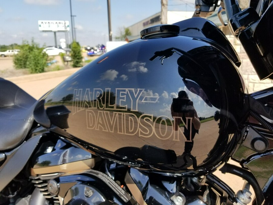 2022 Harley-Davidson® Street Glide® ST Vivid Black