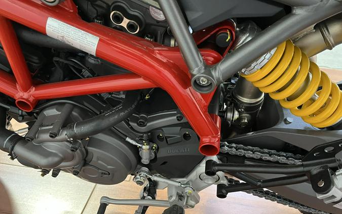 2025 Ducati HYPERMOTARD 950