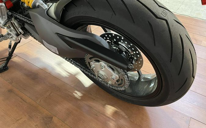2025 Ducati HYPERMOTARD 950