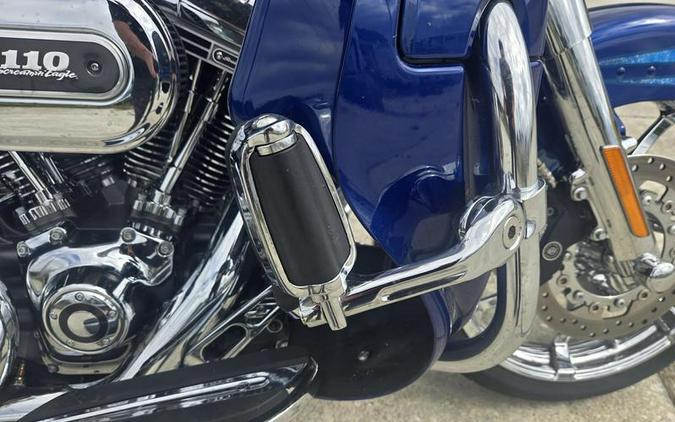 2013 Harley-Davidson® FLHRSE5 - CVO™ Road King®