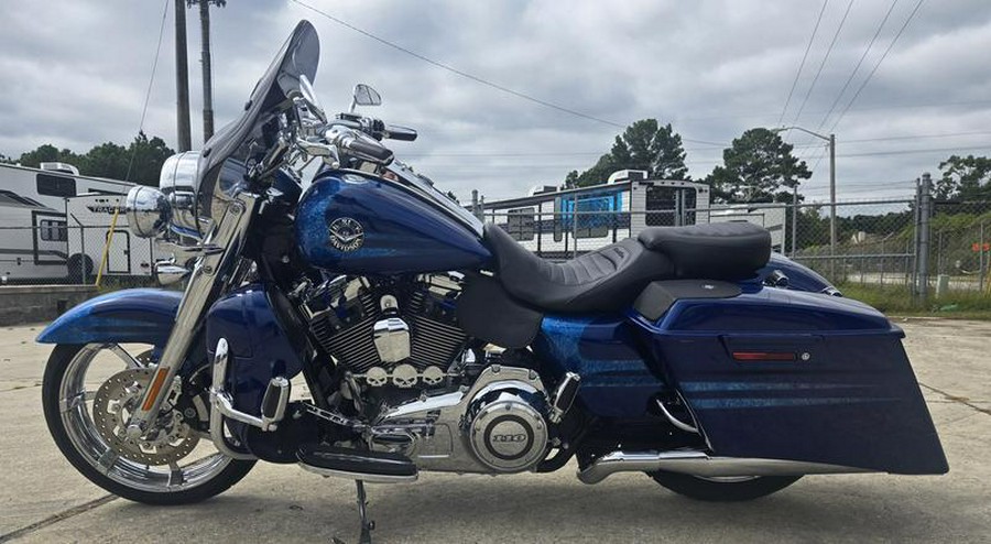 2013 Harley-Davidson® FLHRSE5 - CVO™ Road King®