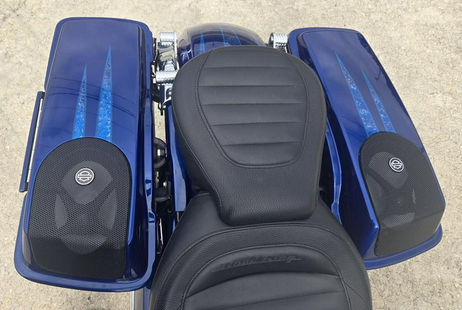 2013 Harley-Davidson® FLHRSE5 - CVO™ Road King®