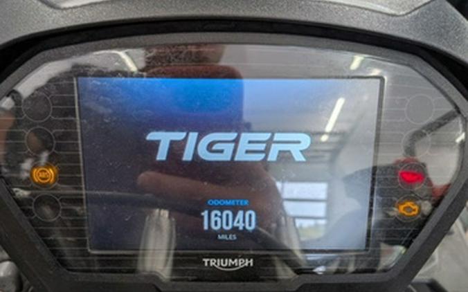 2018 Triumph Tiger 800 XCX Matt Khaki Green XCx