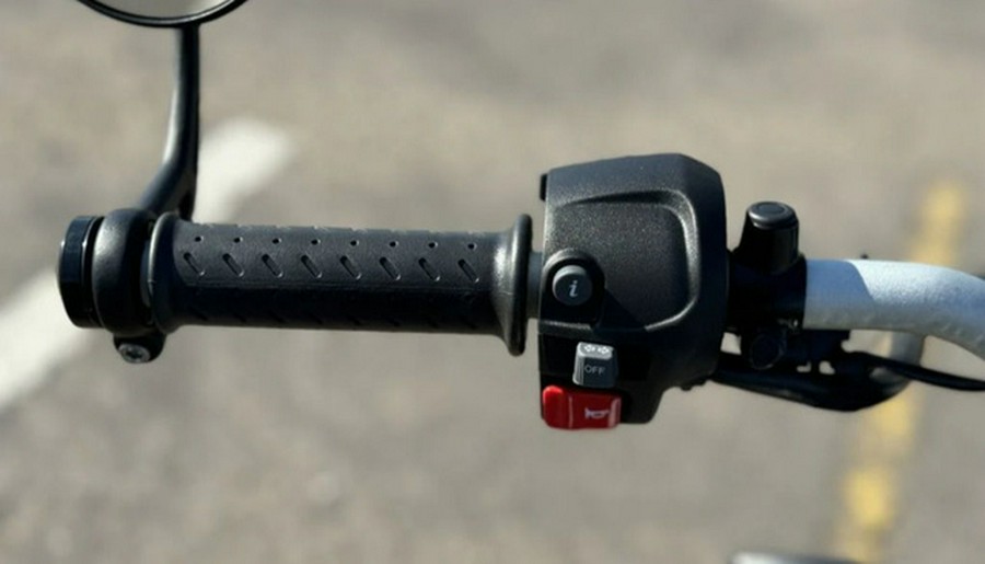 2024 Triumph Speed 400 Phantom Black / Storm Grey