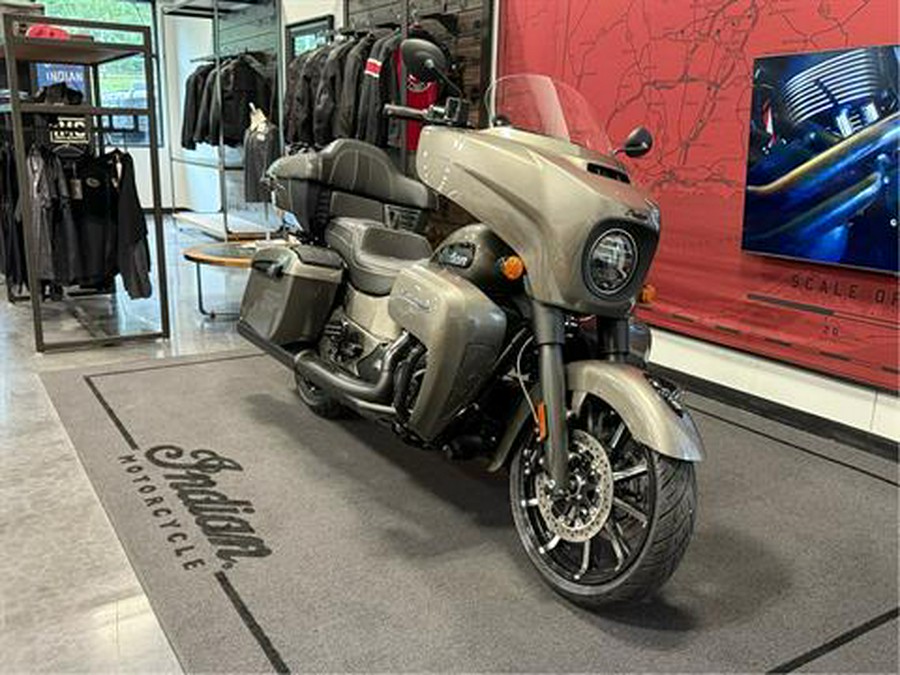 2025 Indian Motorcycle Roadmaster® Dark Horse® with PowerBand Audio Package