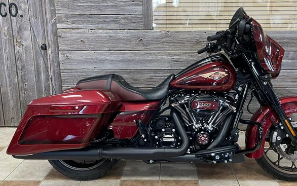 2023 Harley-Davidson Street Glide Heirloom Red Fade