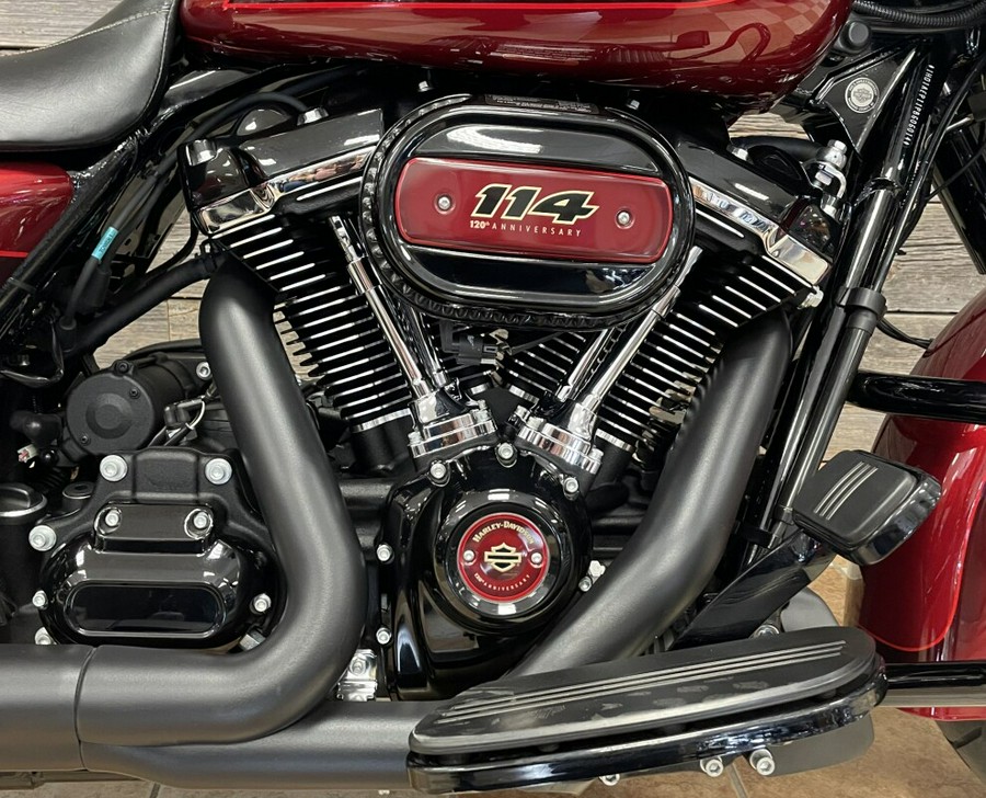 2023 Harley-Davidson Street Glide Heirloom Red Fade