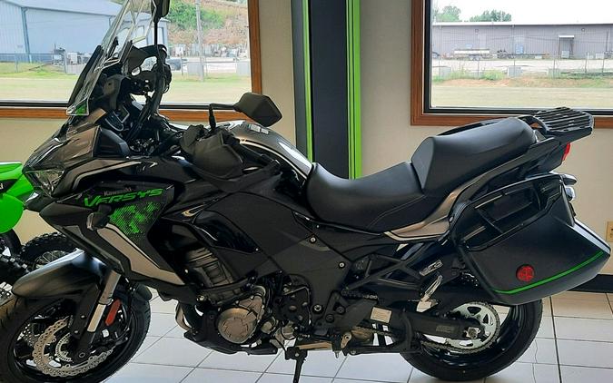 2023 Kawasaki Versys® 1000 SE LT+