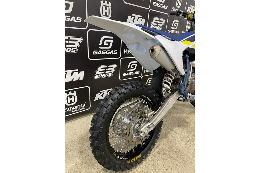 2022 Husqvarna Motorcycles TC 85 19/16