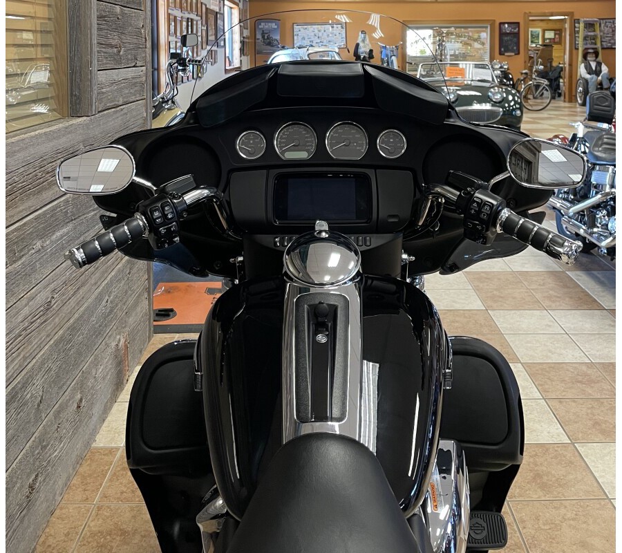 2020 Harley-Davidson Tri Glide Ultra Vivid Black