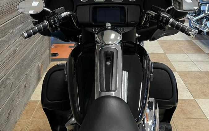 2020 Harley-Davidson Tri Glide Ultra Vivid Black