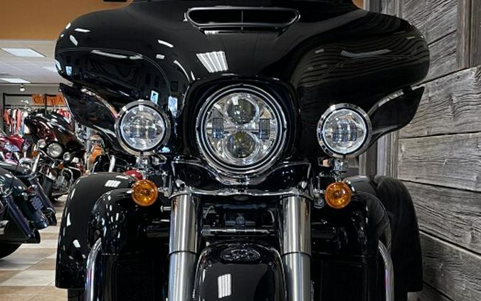 2020 Harley-Davidson Tri Glide Ultra Vivid Black