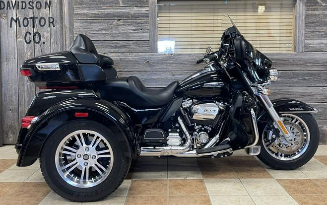 2020 Harley-Davidson Tri Glide Ultra Vivid Black