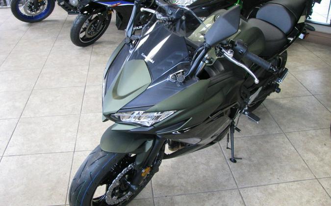 2024 Kawasaki Ninja® 650 Metallic Covert Green/Metallic Spark Black