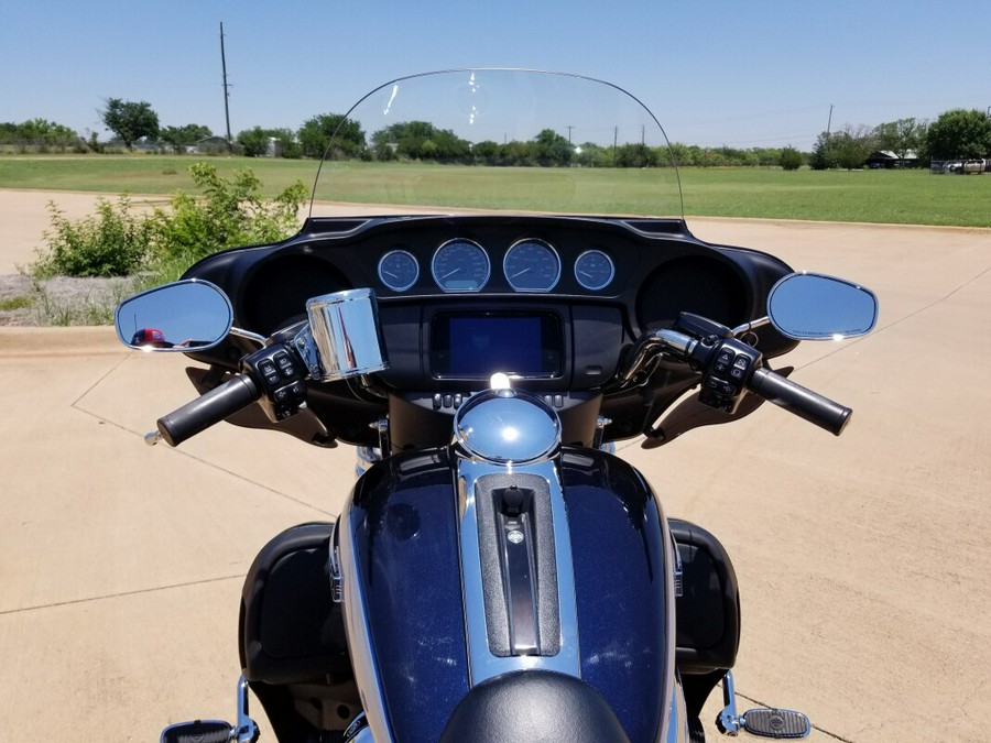 2019 Harley-Davidson Tri Glide Ultra Midnight Blue/Barracuda Silver