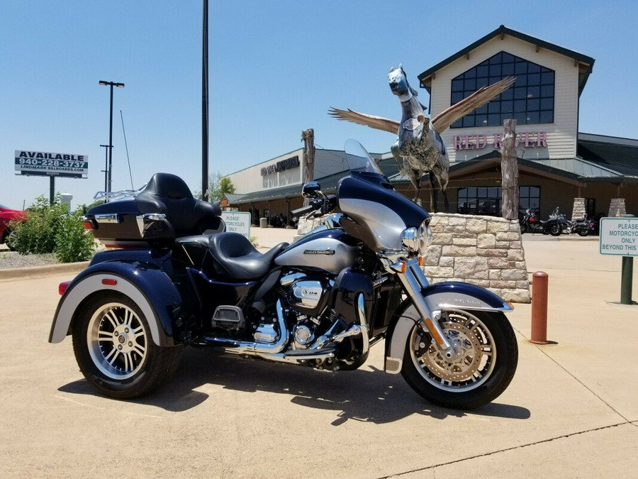 2019 Harley-Davidson Tri Glide Ultra Midnight Blue/Barracuda Silver