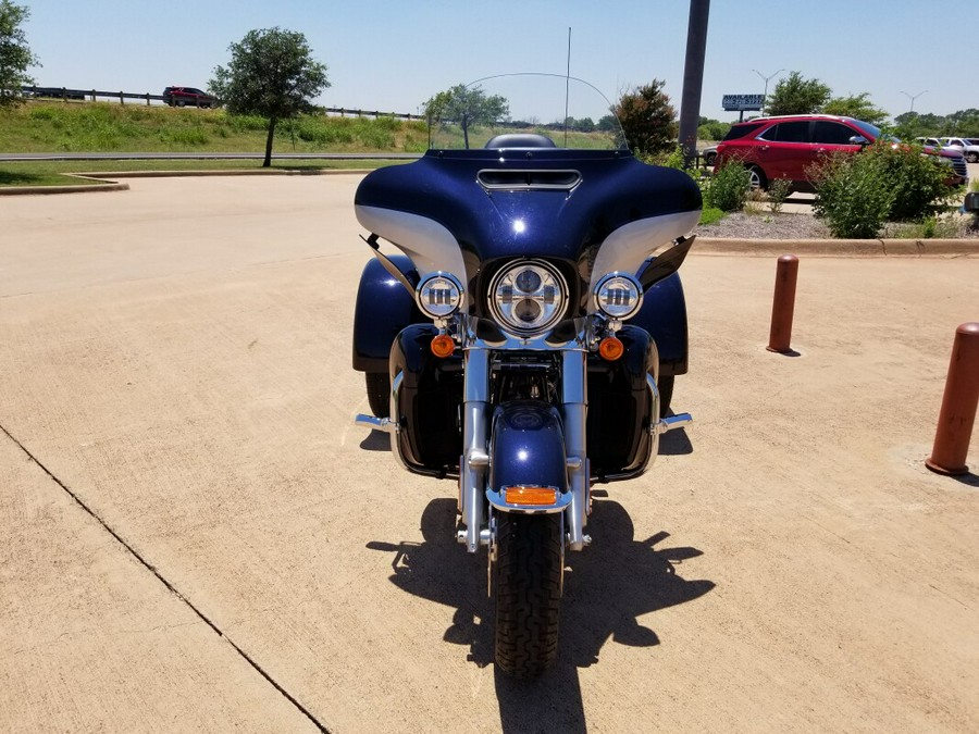 2019 Harley-Davidson Tri Glide Ultra Midnight Blue/Barracuda Silver