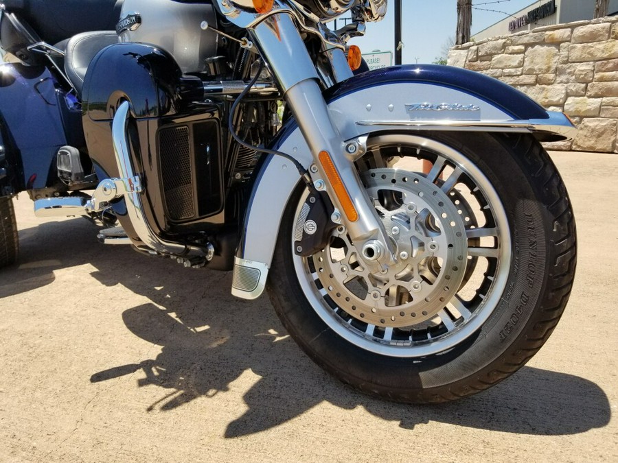 2019 Harley-Davidson Tri Glide Ultra Midnight Blue/Barracuda Silver