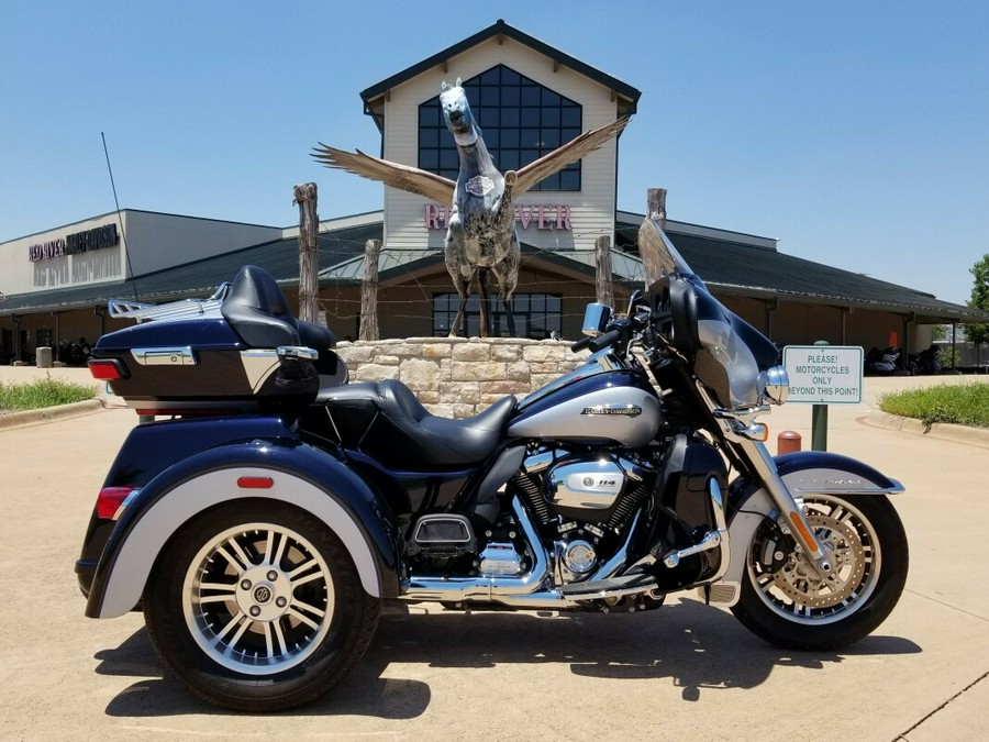 2019 Harley-Davidson Tri Glide Ultra Midnight Blue/Barracuda Silver