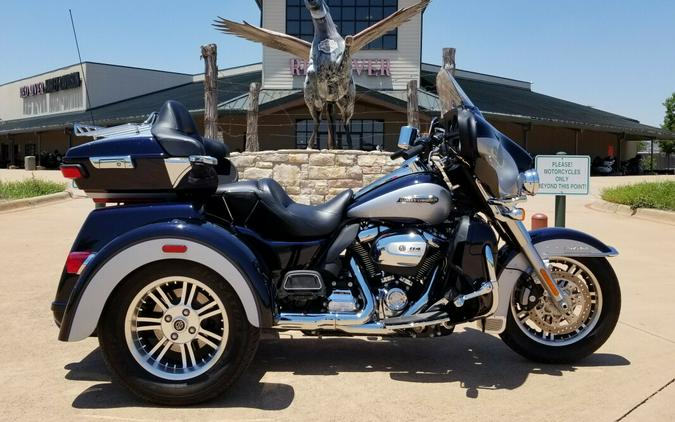 2019 Harley-Davidson Tri Glide Ultra Midnight Blue/Barracuda Silver