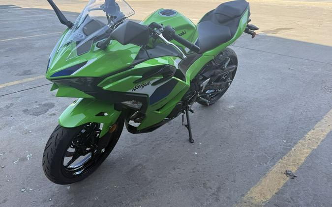 2026 Kawasaki Ninja® 500 Metallic Flat Spark Black