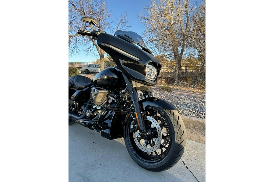 2025 Harley-Davidson® Street Glide® Base