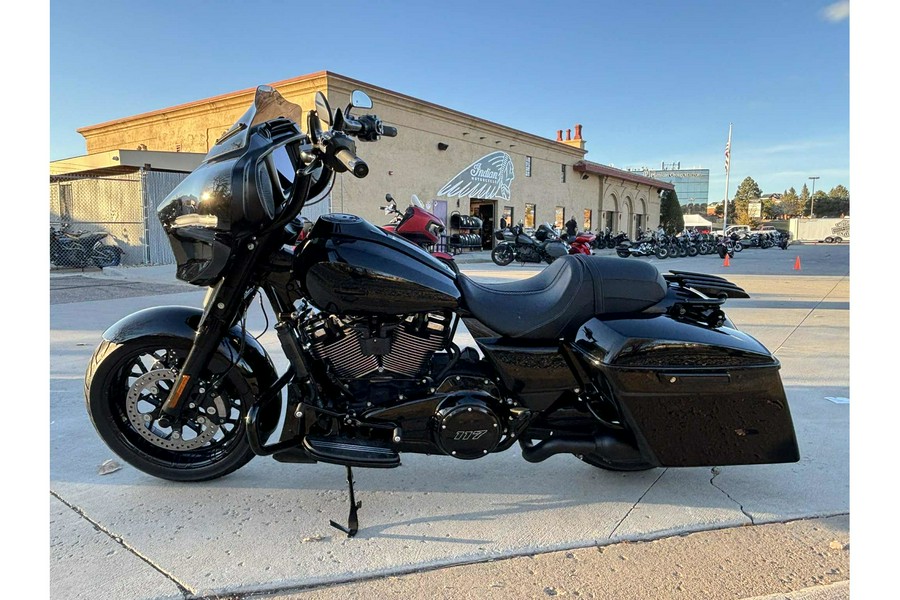 2025 Harley-Davidson® Street Glide® Base