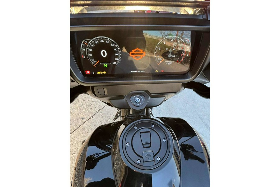 2025 Harley-Davidson® Street Glide® Base