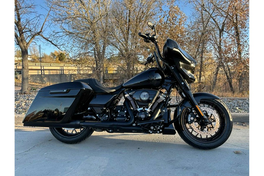 2025 Harley-Davidson® Street Glide® Base