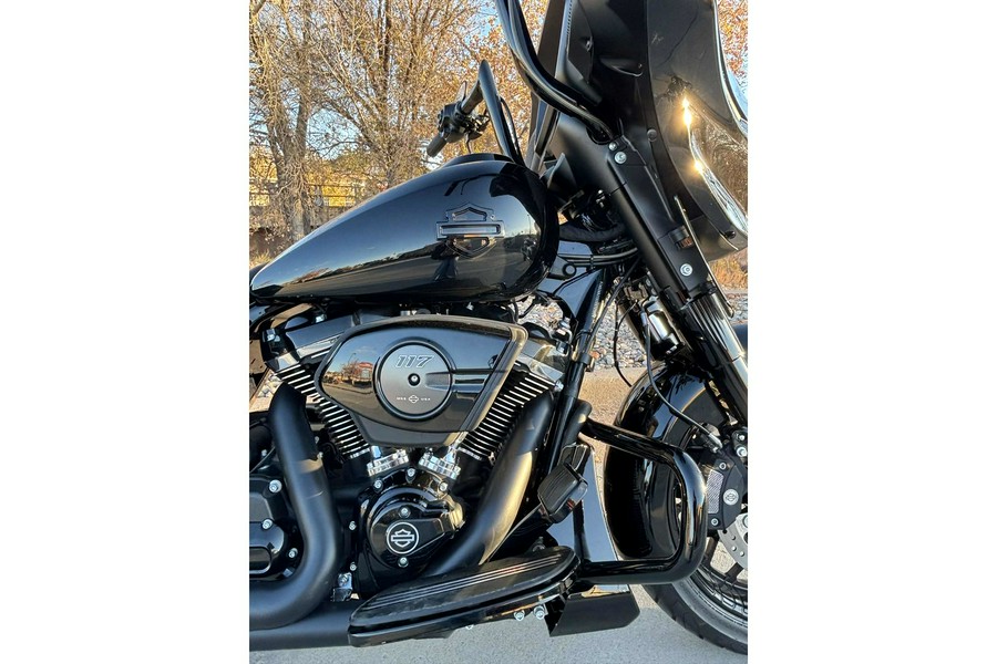 2025 Harley-Davidson® Street Glide® Base