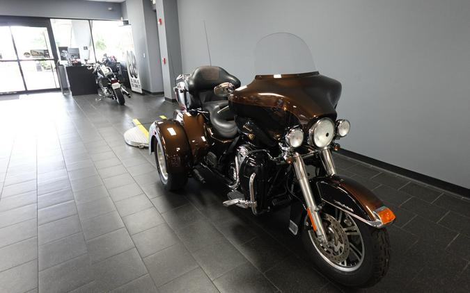 2013 Harley-Davidson Tri Glide Ultra Classic Anniversary Edition FLHTCUTG