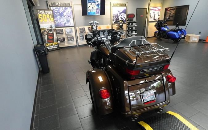 2013 Harley-Davidson Tri Glide Ultra Classic Anniversary Edition FLHTCUTG
