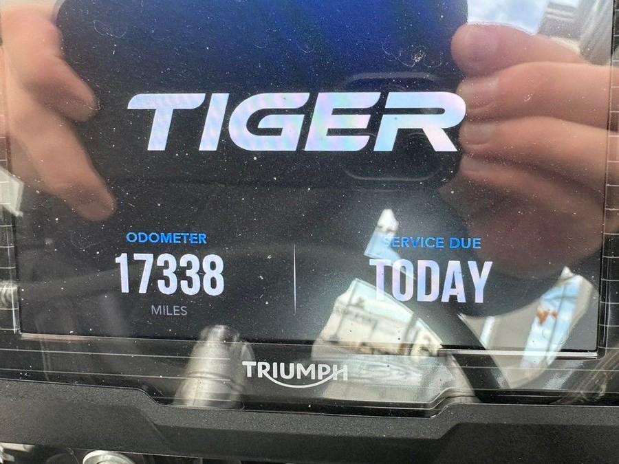 2018 Triumph Tiger 800 XRX Lucerne Blue