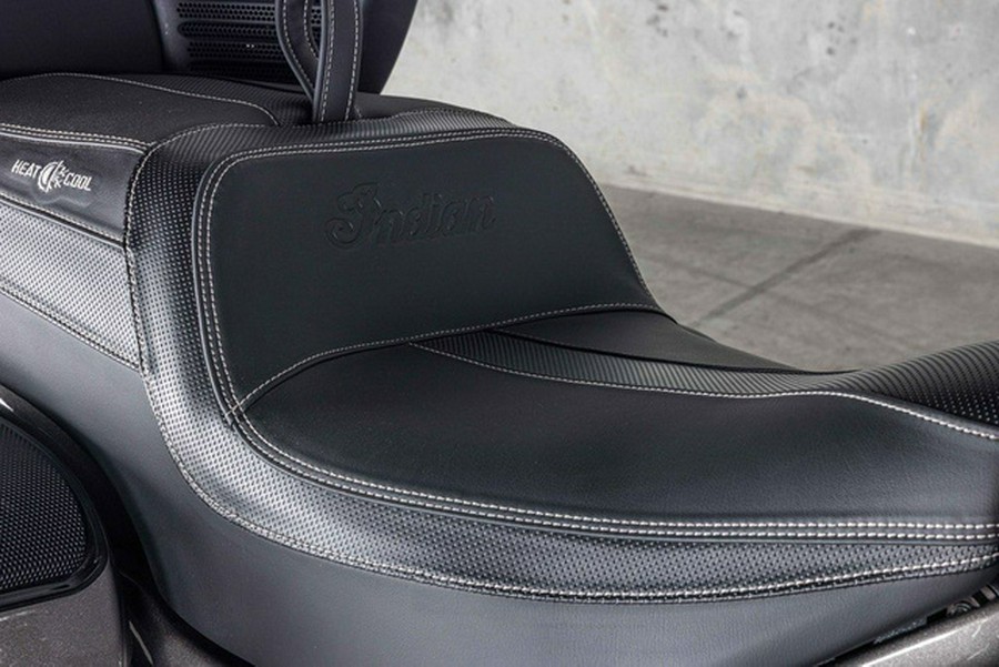 2025 Indian Roadmaster Dark Horse W/Powerband Audio Heavy Me