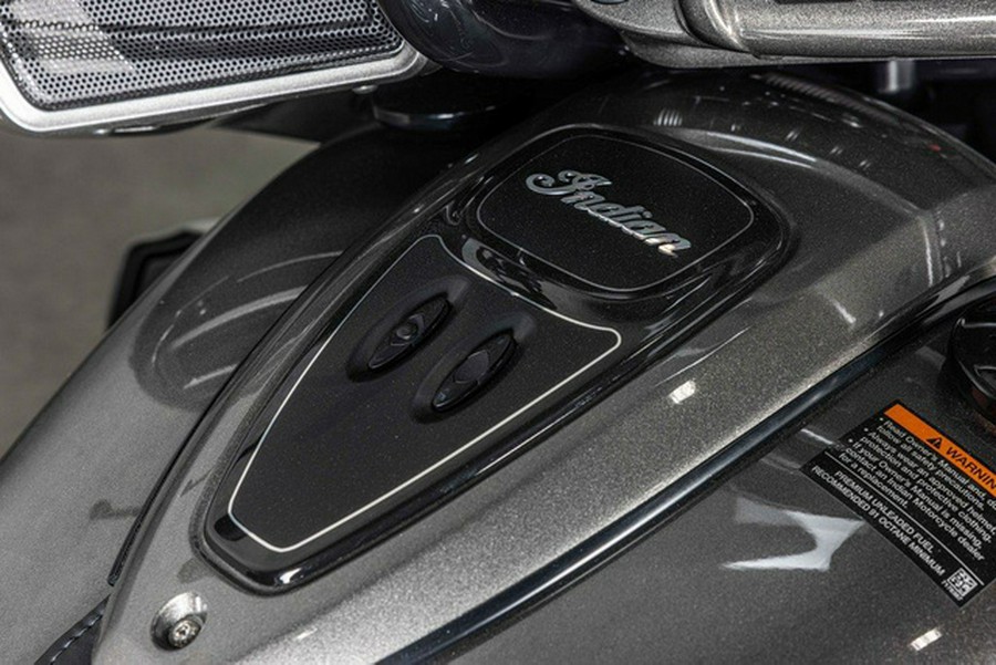 2025 Indian Roadmaster Dark Horse W/Powerband Audio Heavy Me