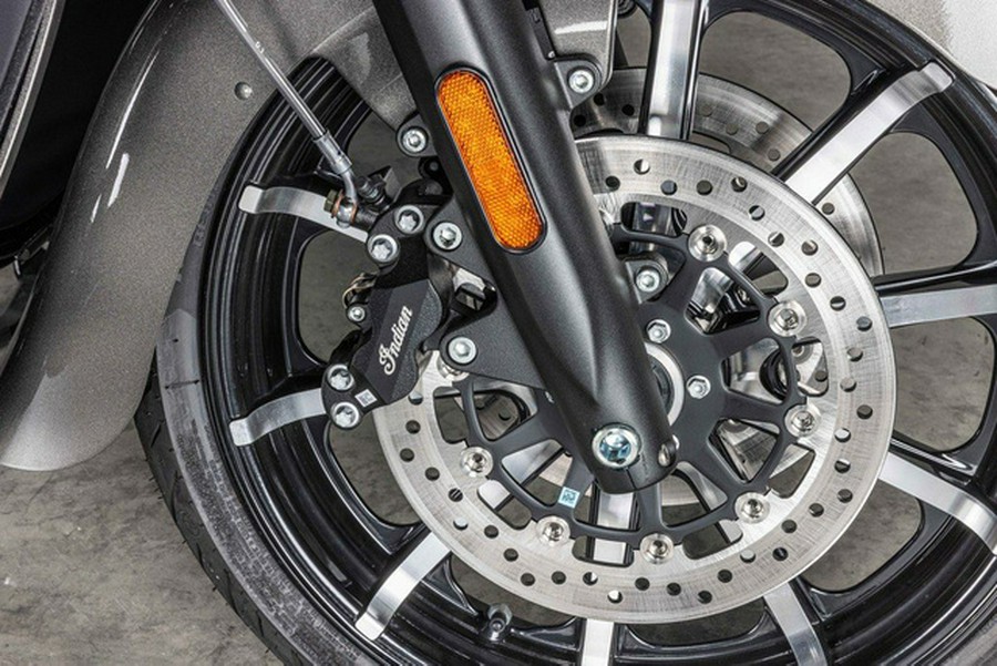 2025 Indian Roadmaster Dark Horse W/Powerband Audio Heavy Me