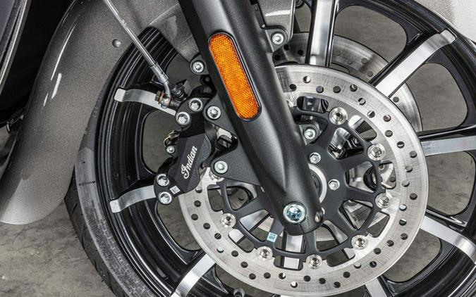 2025 Indian Roadmaster Dark Horse W/Powerband Audio Heavy Me