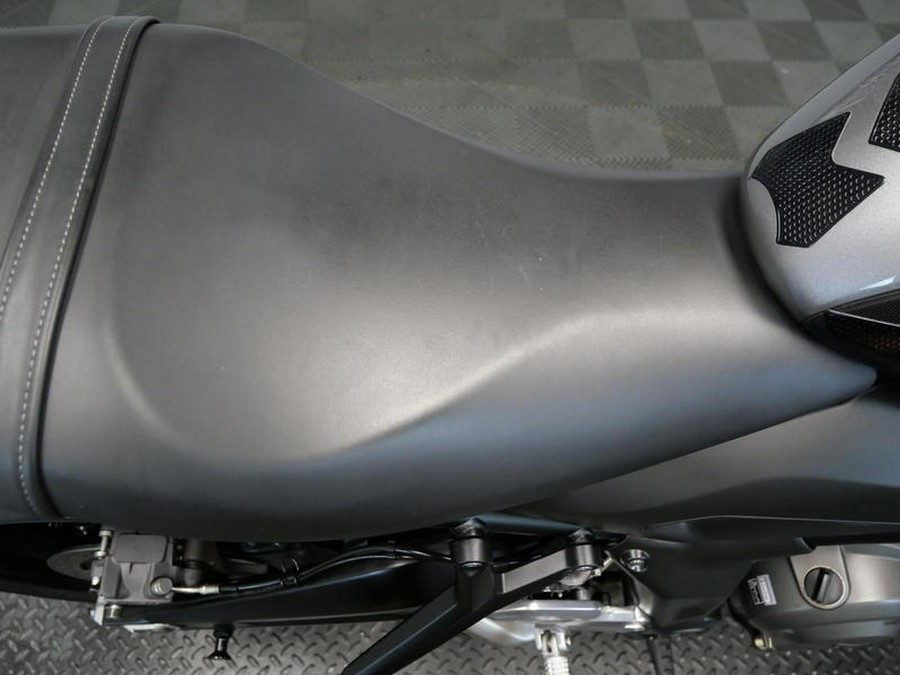 2022 Triumph Trident 660 Silver Ice Diablo Red