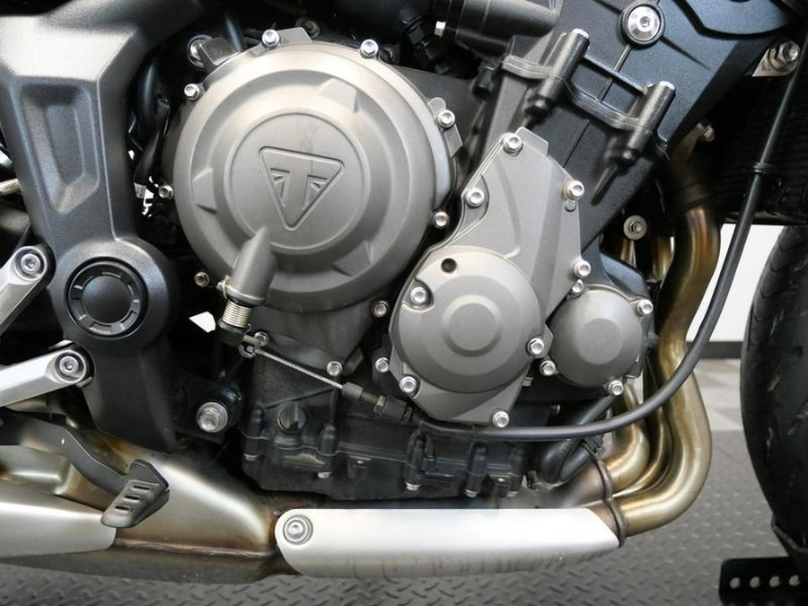 2022 Triumph Trident 660 Silver Ice Diablo Red