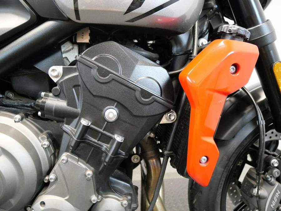 2022 Triumph Trident 660 Silver Ice Diablo Red