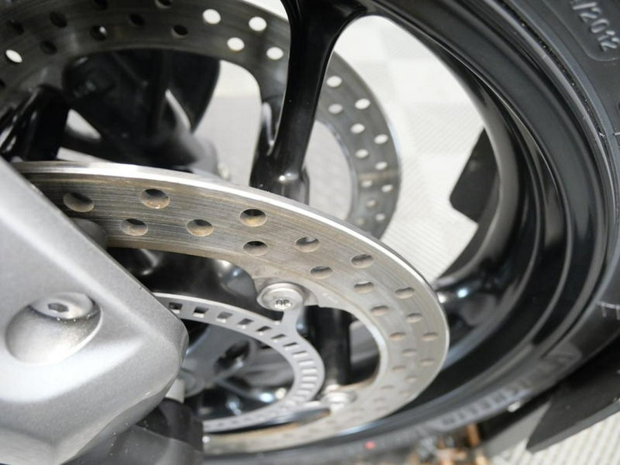 2022 Triumph Trident 660 Silver Ice Diablo Red