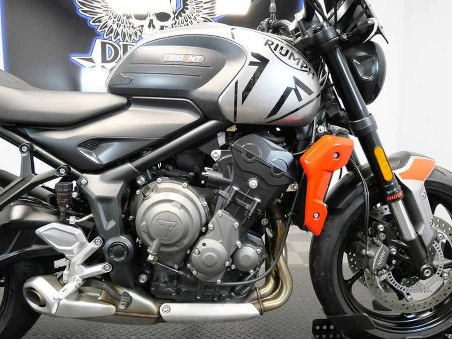2022 Triumph Trident 660 Silver Ice Diablo Red