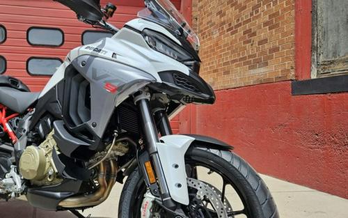 2026 Ducati Multistrada V4 S Travel & Radar Arctic White